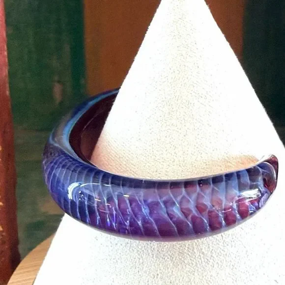 Kevin O’Grady Art Glass Cuff Bracelet - Picture 6 of 9